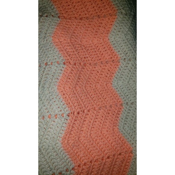 Crochet Large Pastel Chevron 93"W x90"L Queen Bedspread - Picture 6 of 9